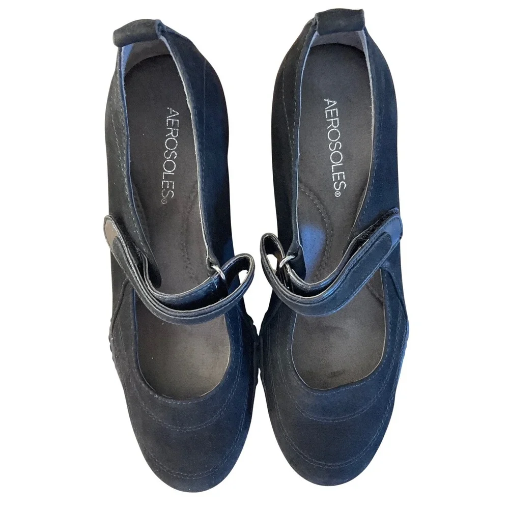 AEROSOLES black suede